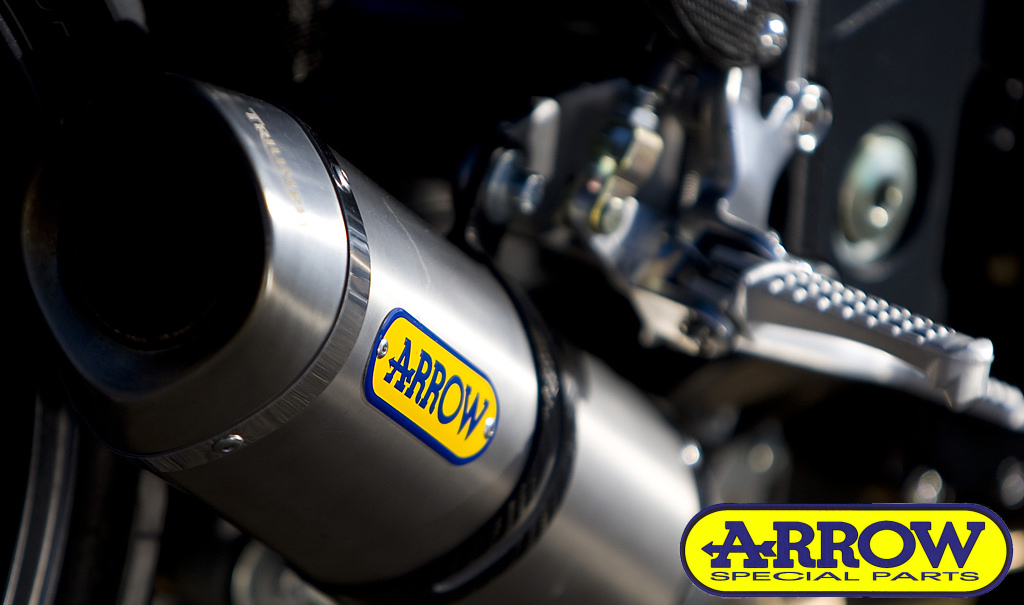07_Speed_Triple_exhaust